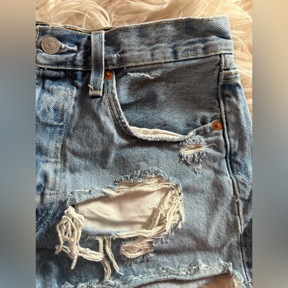Levi’s 501 High Rise Distressed Cutoff Denim Shorts W26 - Picture 3 of 8